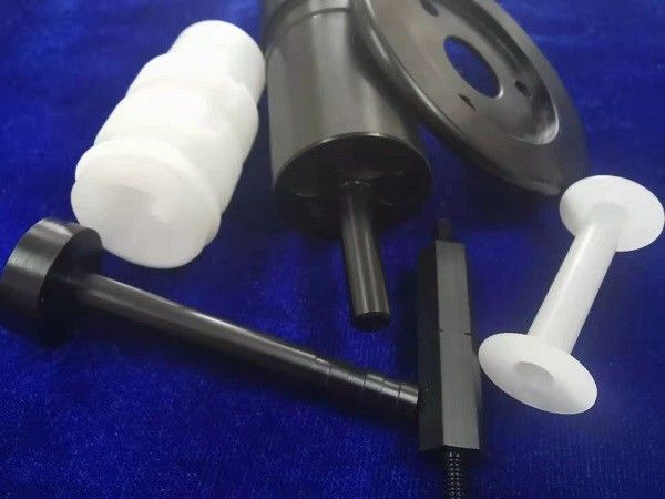 POM Acetal Copolymer negro, piezas plásticas automotrices del CNC